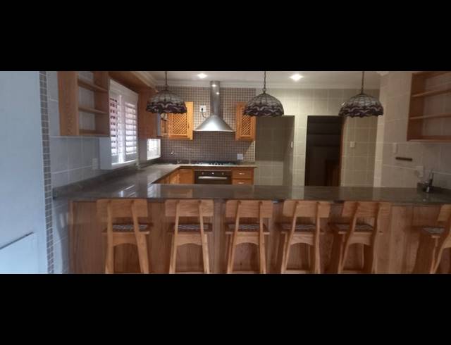 5 BEDROOM HOUSE FOR SALE IN AQUAPARK